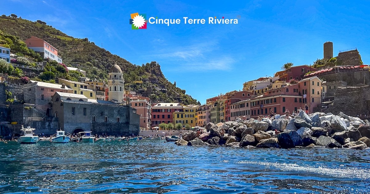 Cinque Terre Riviera - Vernazza vista desde el mar